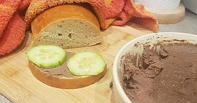 Vištienos kepenėlių paštetas su voveraitėmis