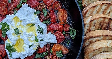 Kepti pomidorai su burrata