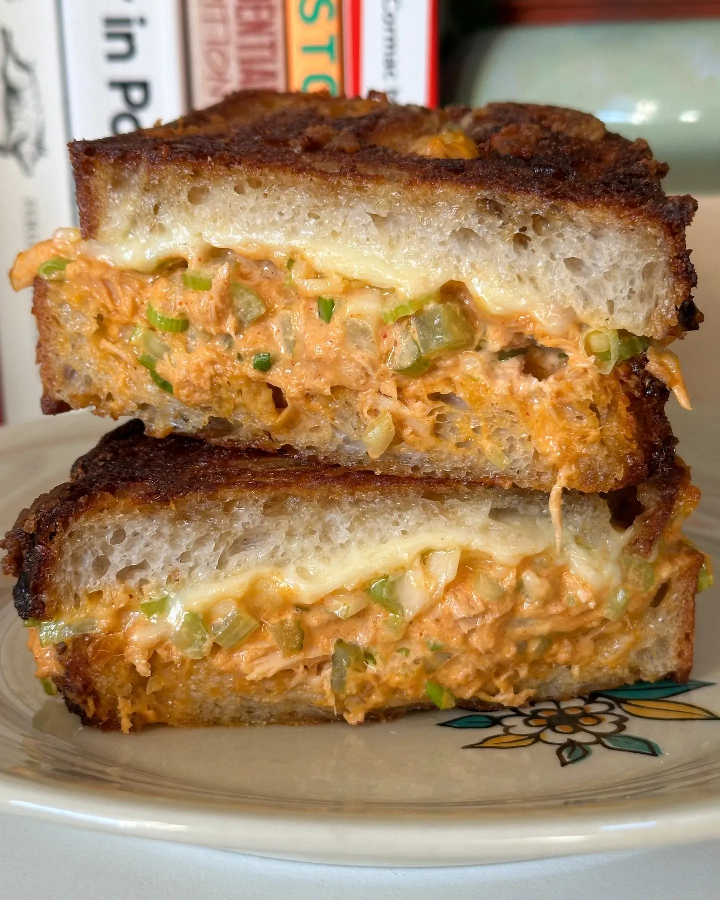 Tuna melt - zapiekana kanapka z tuńczykiem i serem