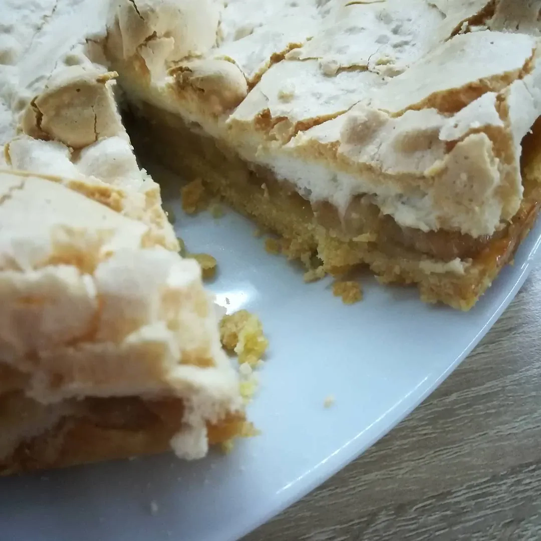 Szarlotka z bezą i kruszonką - po prostu pycha
