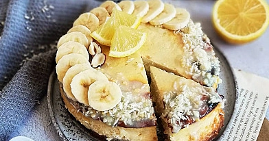 Sernik bananowo-orzechowy z nutą cytryny
