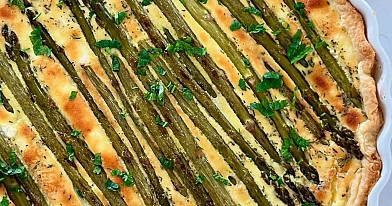 Tarta ze szparagami, fetą i kremowym serkiem Philadelphia