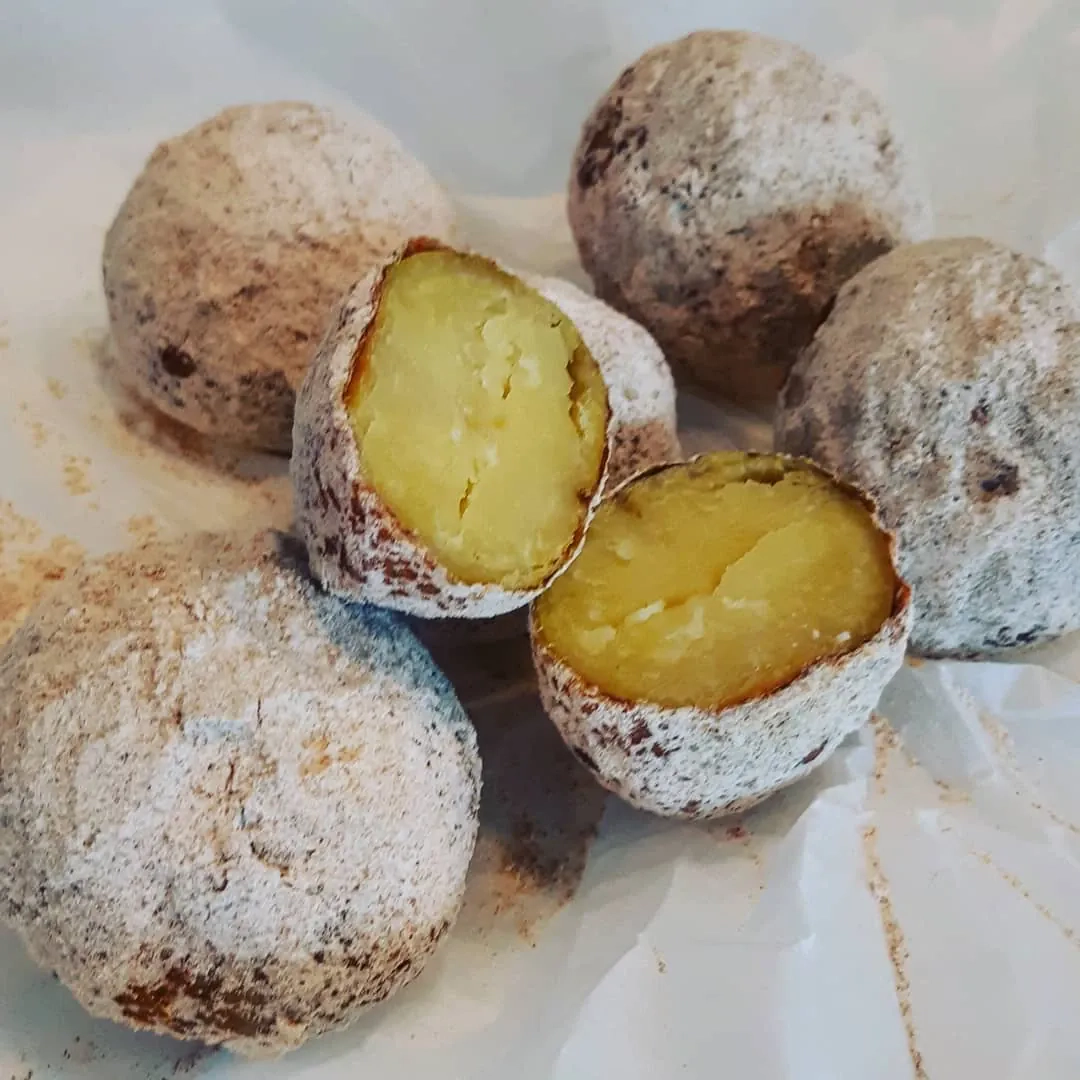 Pieczone ziemniaki jak z ogniska w mące i przyprawach