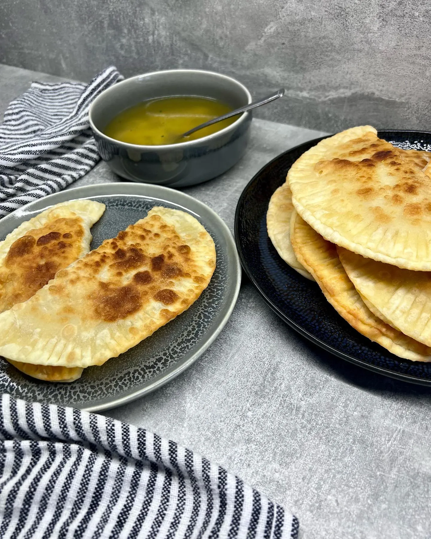 Čeburekai su aviena (čeburekų tešla su alumi)