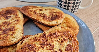 Chleb w jajku z airfryer – chrupiące i puszyste śniadanie w kilka minut