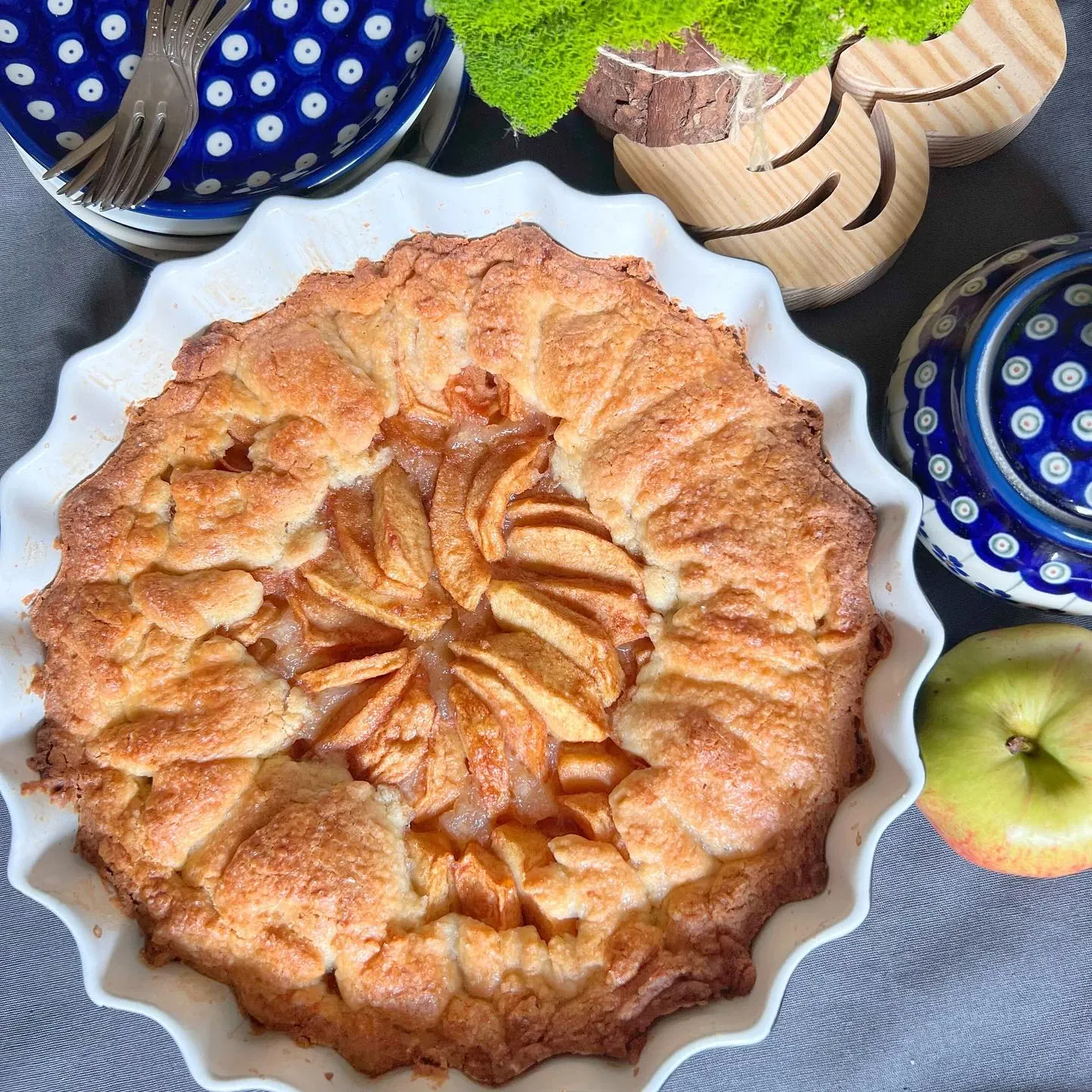 Tarta rustykalna z jabłkami i cynamonem Tarta rustykalna z jabłkami i cynamonem