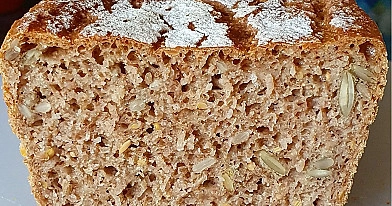 Chleb żytni z ziarnami słonecznika, lnu i dyni – aromatyczny, zdrowy i chrupiący wypiek na zakwasie