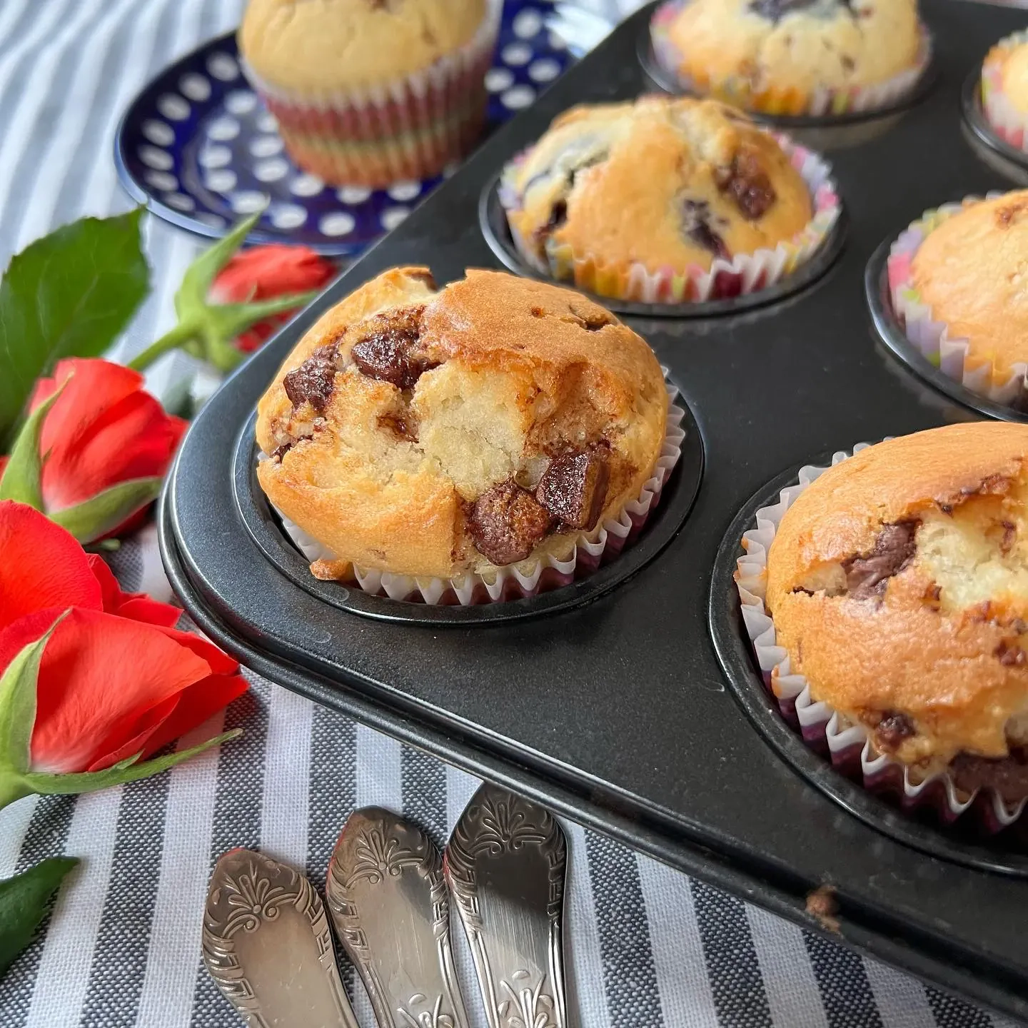 Muffinki waniliowe z kawałkami czekolady – puszyste, miękkie i zawsze udane