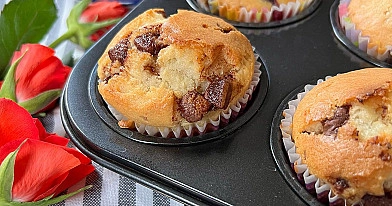 Muffinki waniliowe z kawałkami czekolady – puszyste, miękkie i zawsze udane