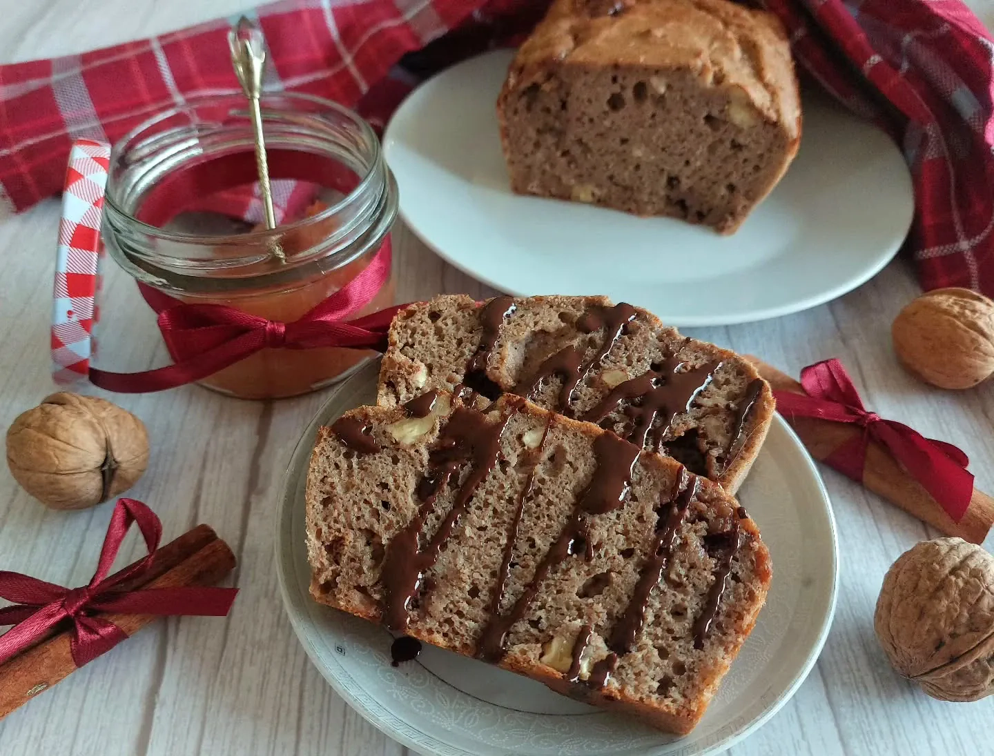 Gryczany chlebek bananowy z orzechami