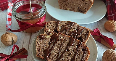 Gryczany chlebek bananowy z orzechami