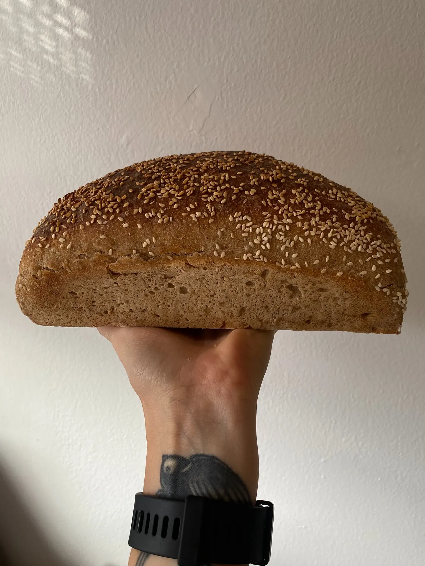 Złociste chlebki sezamowe pszenne na zakwasie żytnim Złociste chlebki sezamowe pszenne na zakwasie żytnim