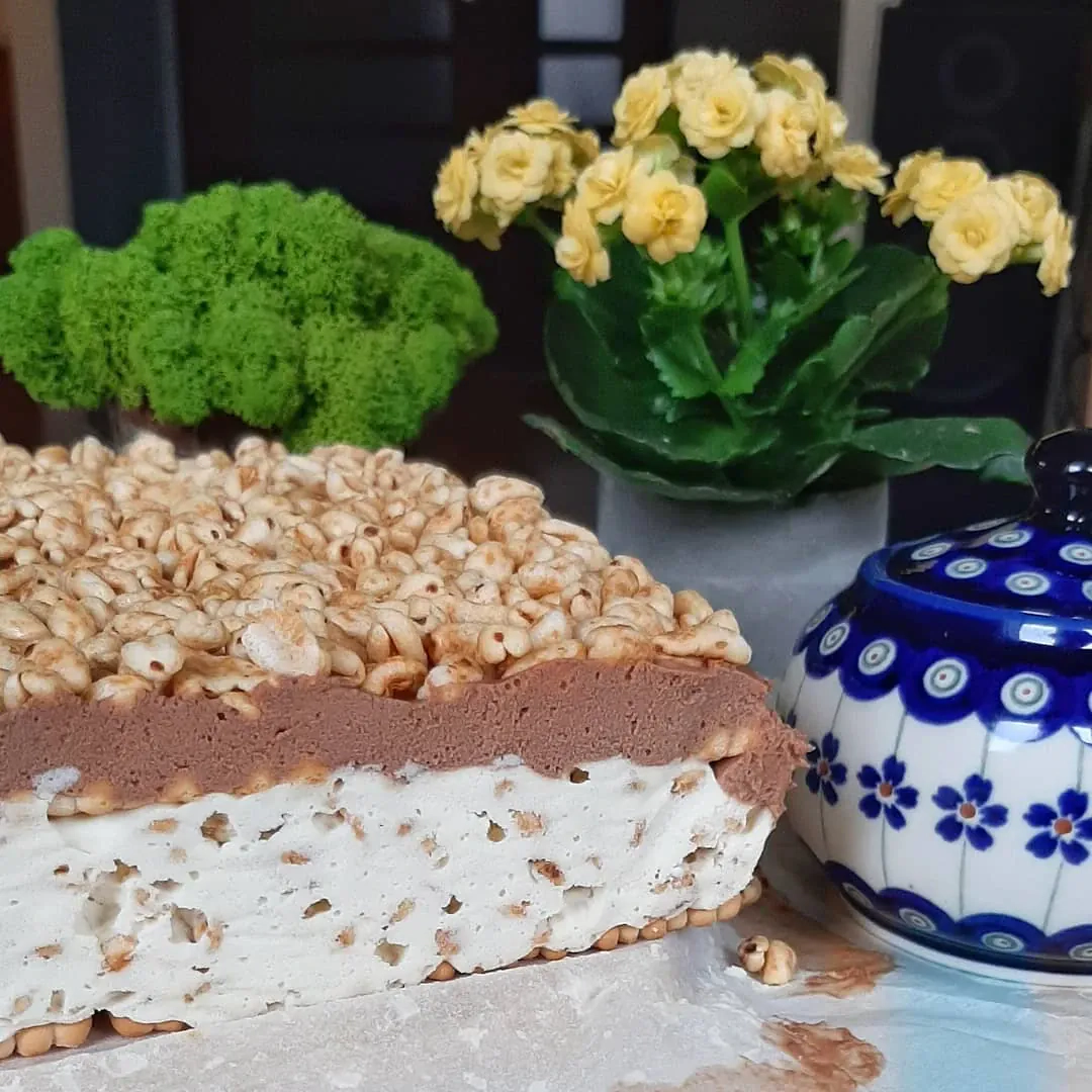 Ciasto Kinder Country bez pieczenia z mascarpone i bitą śmietaną
