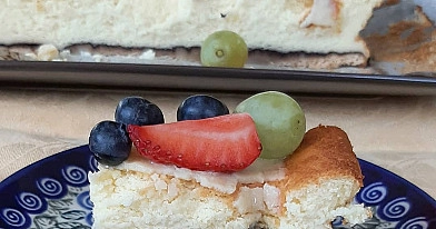 Sernik z białą czekoladą i mlekiem w proszku