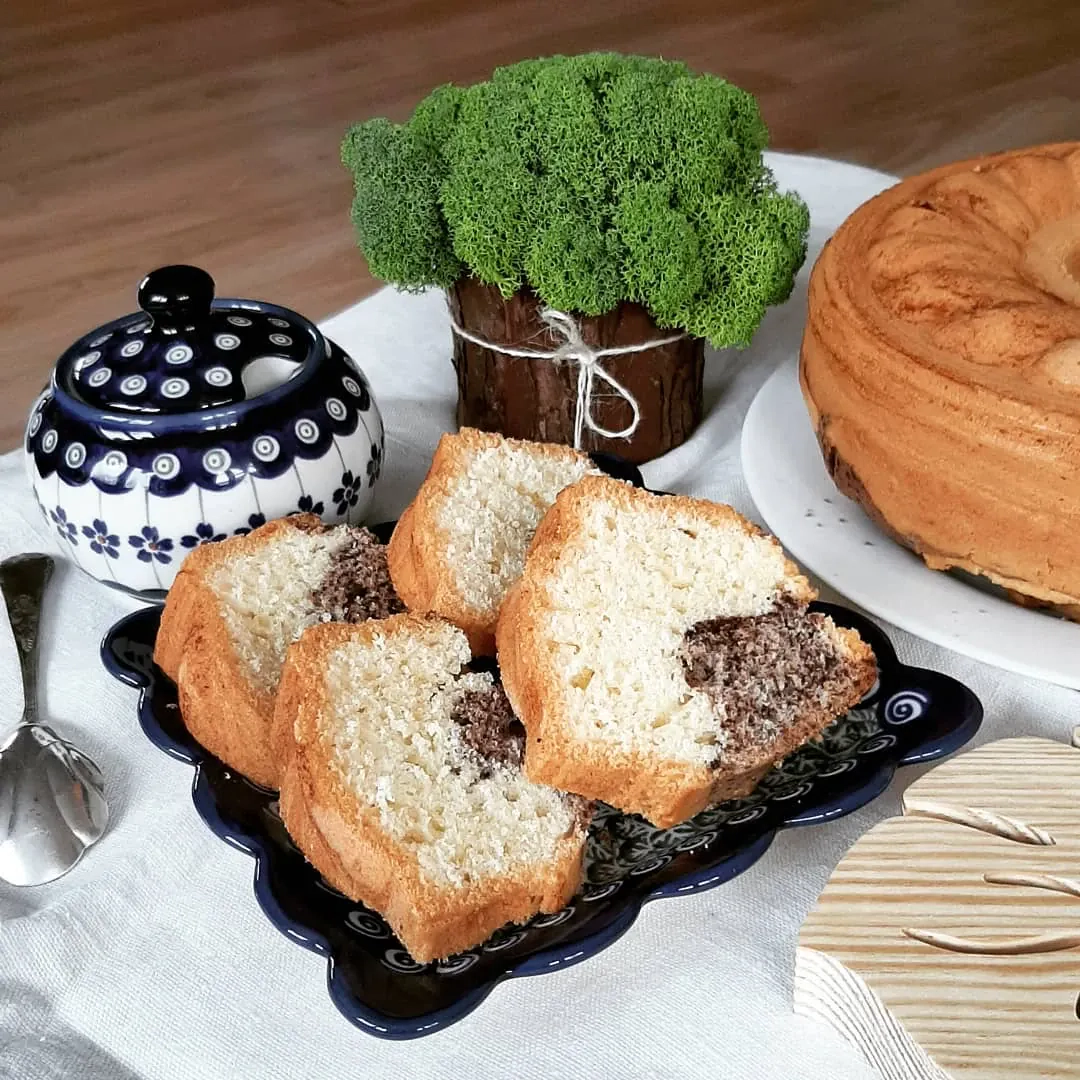 Babka piaskowa z czekoladowym środkiem