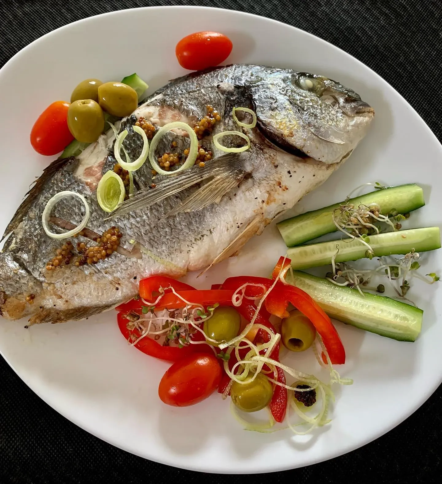 Kepta dorada karšto oro gruzdintuvėje