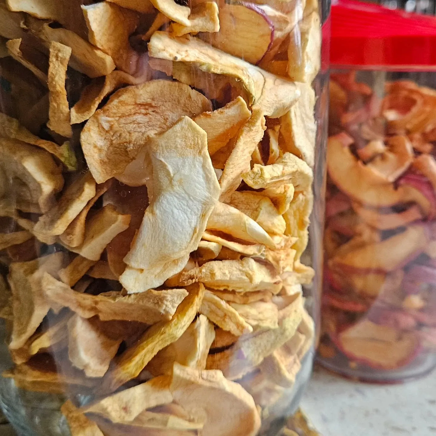 Chipsy z jabłek pieczone w piekarniku – zdrowa przekąska bez cukru