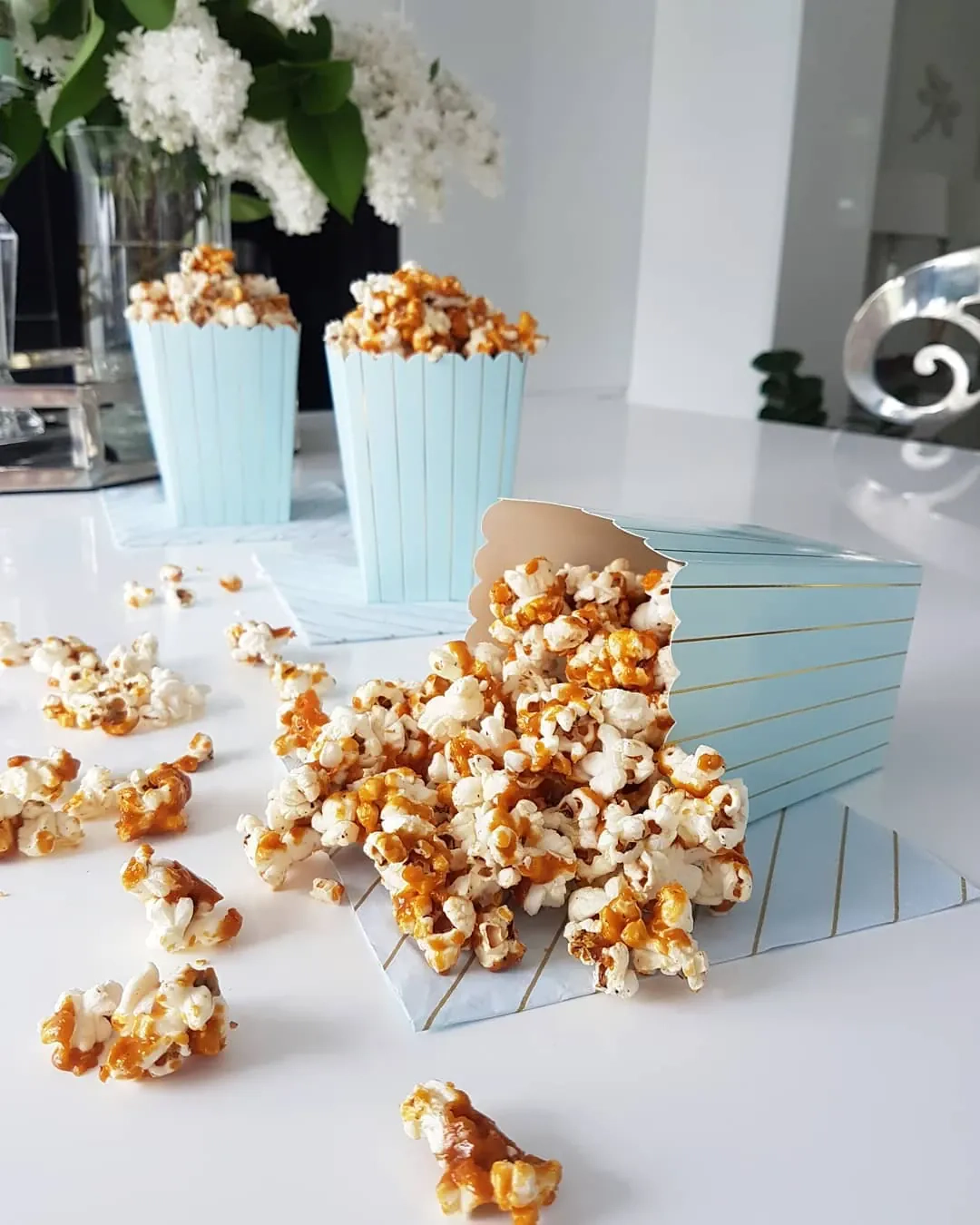 Popcorn karmelowy w airfryer