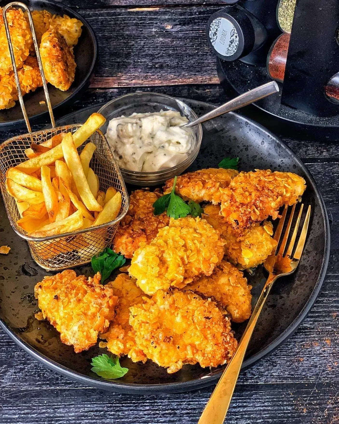 Nuggetsy z kurczaka w airfryer – chrupiące, soczyste i idealne z sosem tatarskim 🍗