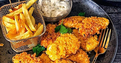 Nuggetsy z kurczaka w airfryer – chrupiące, soczyste i idealne z sosem tatarskim 🍗