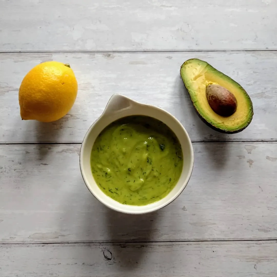 Greitas avokado padažas prie žuvies