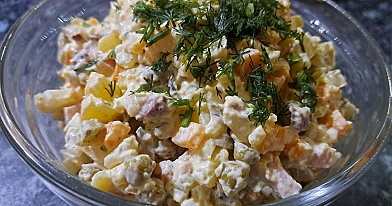 Klasiskie gardie mēlīšu salāti ar liellopa mēli un krēmīgu mērci