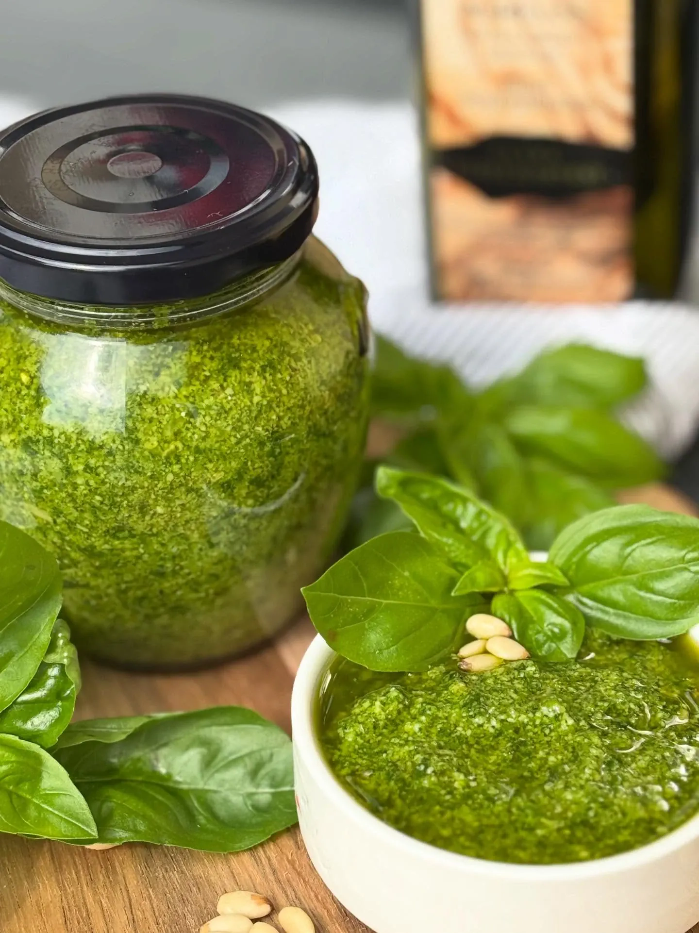 Domowe pesto bazyliowe z orzeszkami piniowymi