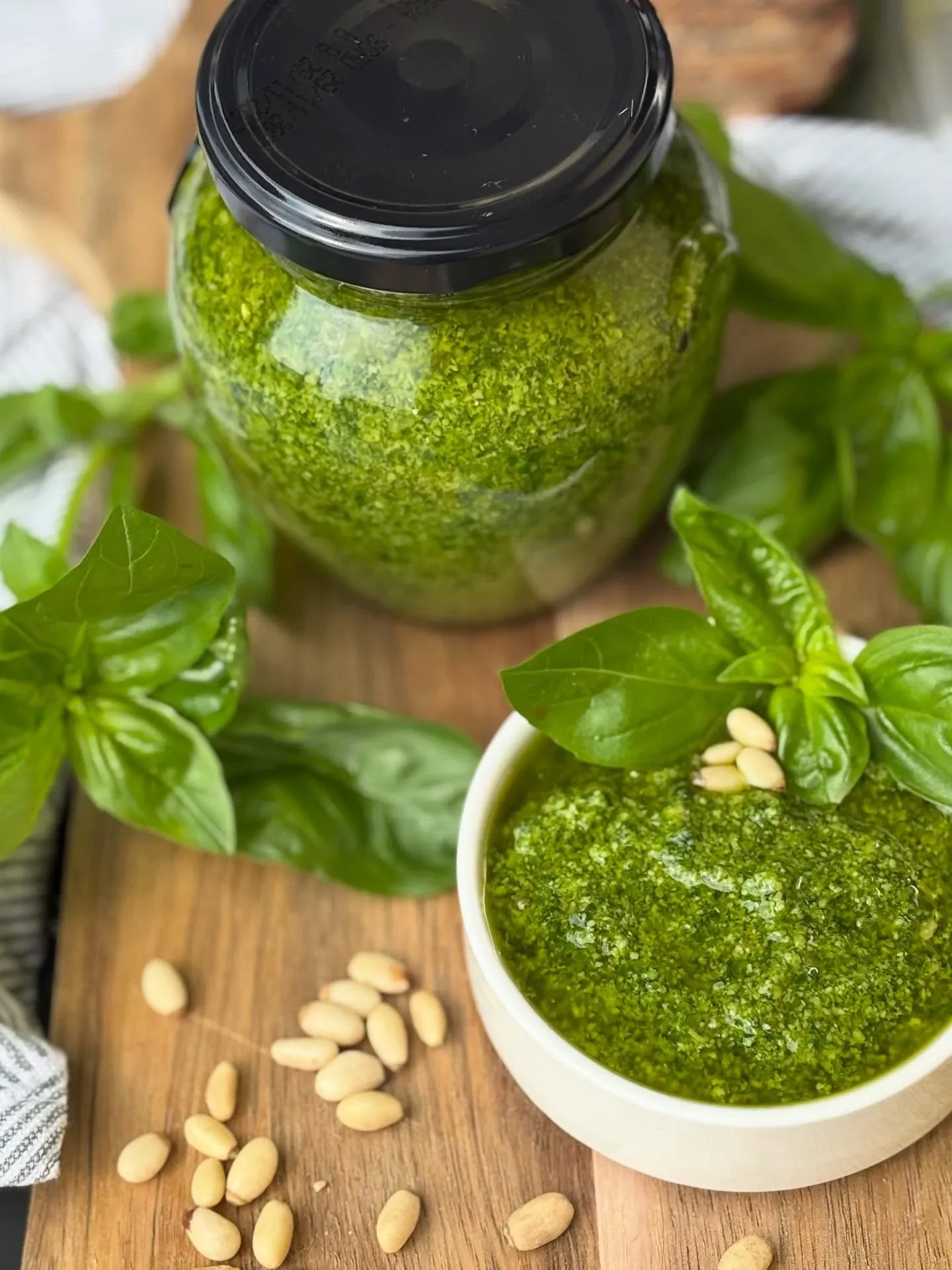 Domowe pesto bazyliowe z orzeszkami piniowymi