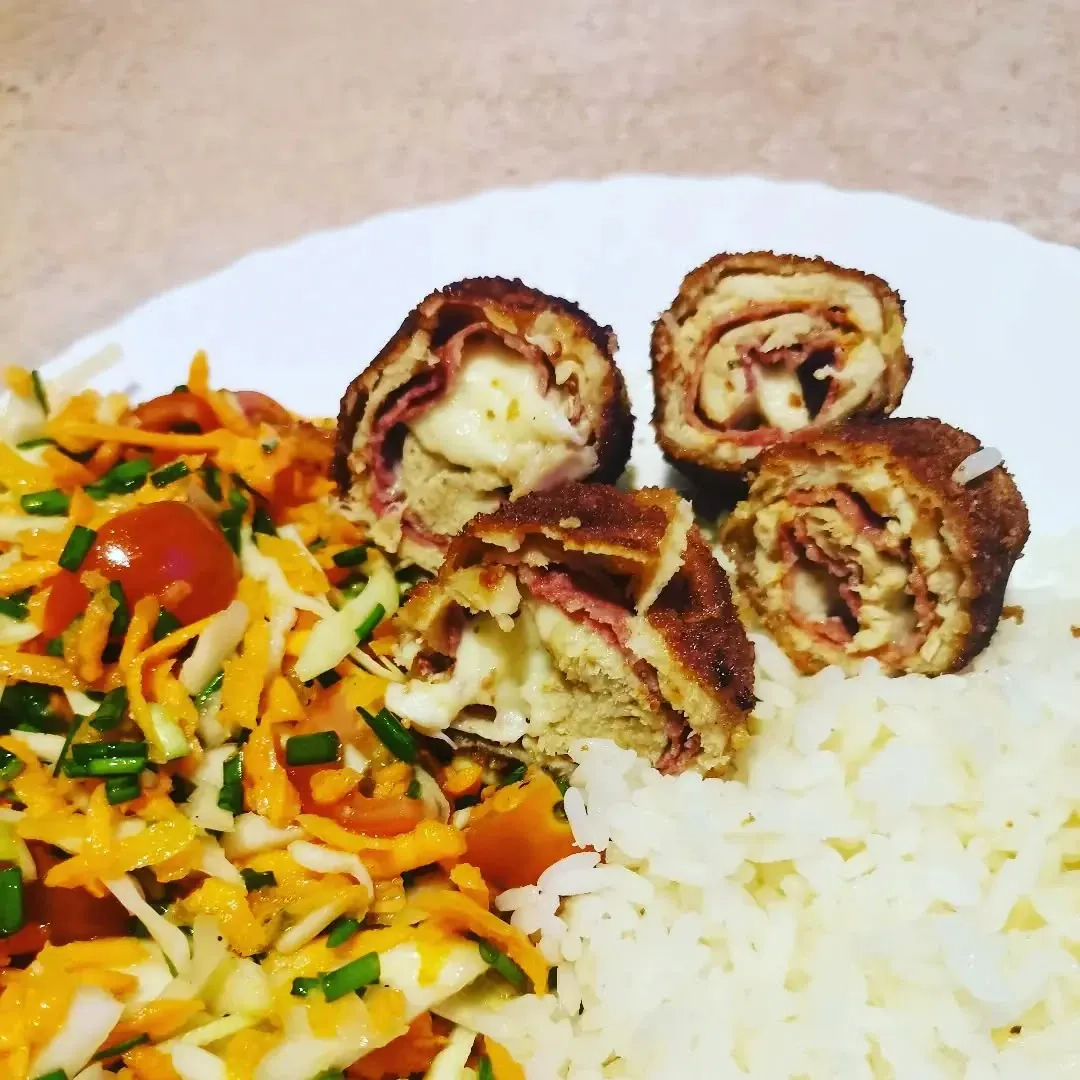 Vištienos suktinukai su sūriu ir rūkyta mėsa – traškūs, sultingi ir gardūs!