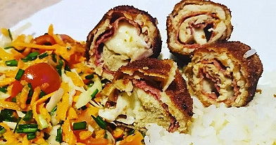Vištienos suktinukai su sūriu ir rūkyta mėsa – traškūs, sultingi ir gardūs!