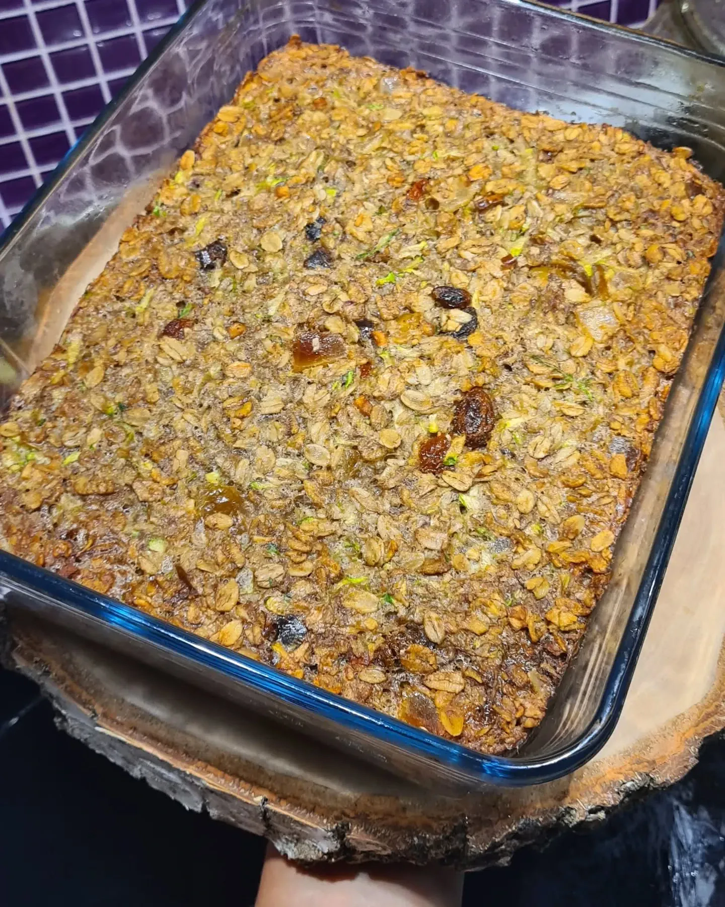 Kabaču un auzu pārslu musli kūka veselīgām brokastīm vai desertam