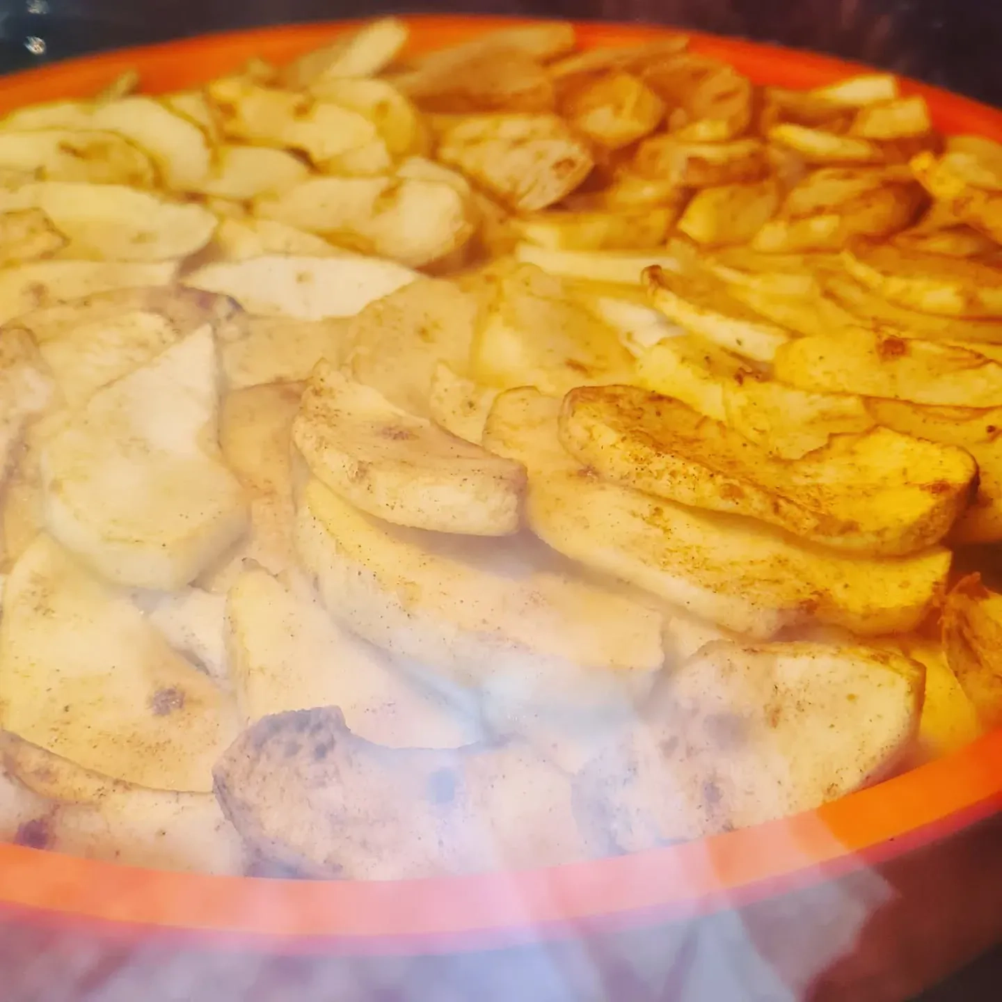 Maiga un mitra ābolu kūka ar kefīru un kanēli