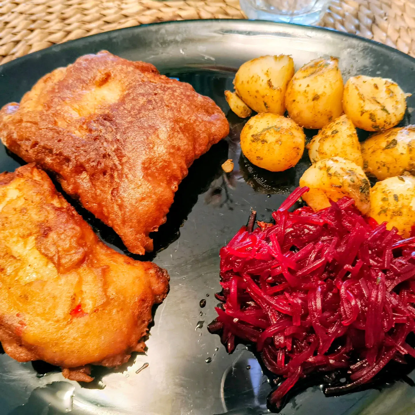 Ryba w piwnej panierce – chrupiąca, złocista i pełna smaku