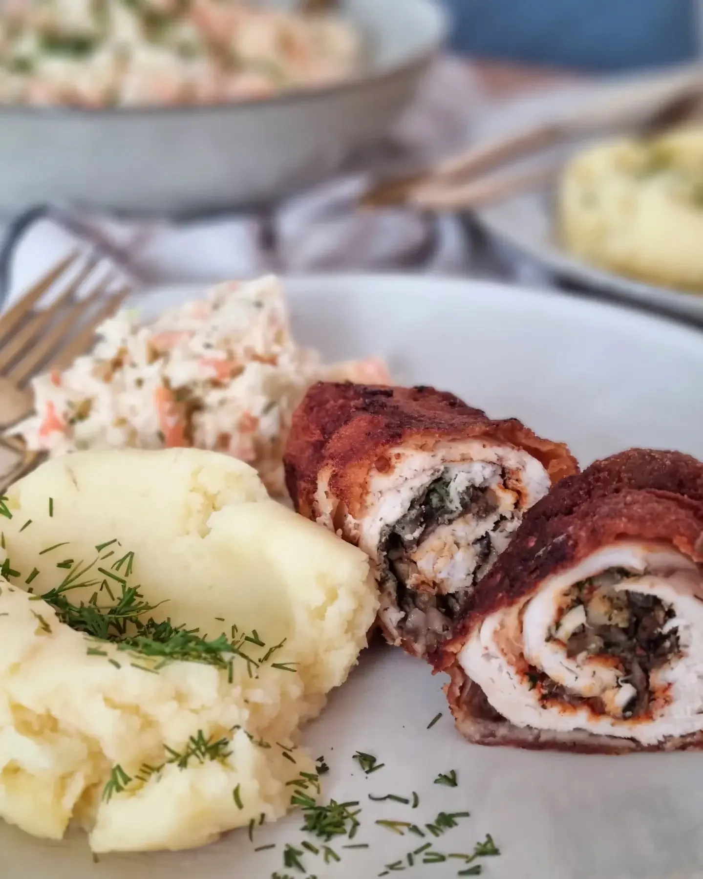 Devolay z airfryera – chrupiący kotlet z masłem i pieczarkami bez smażenia