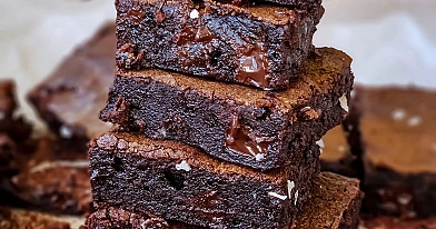 Najlepsze wilgotne brownie z kawałkami czekolady