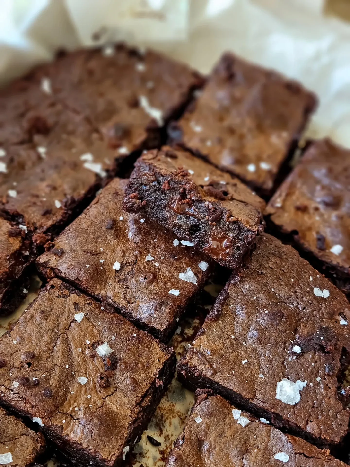 Najlepsze wilgotne brownie z kawałkami czekolady