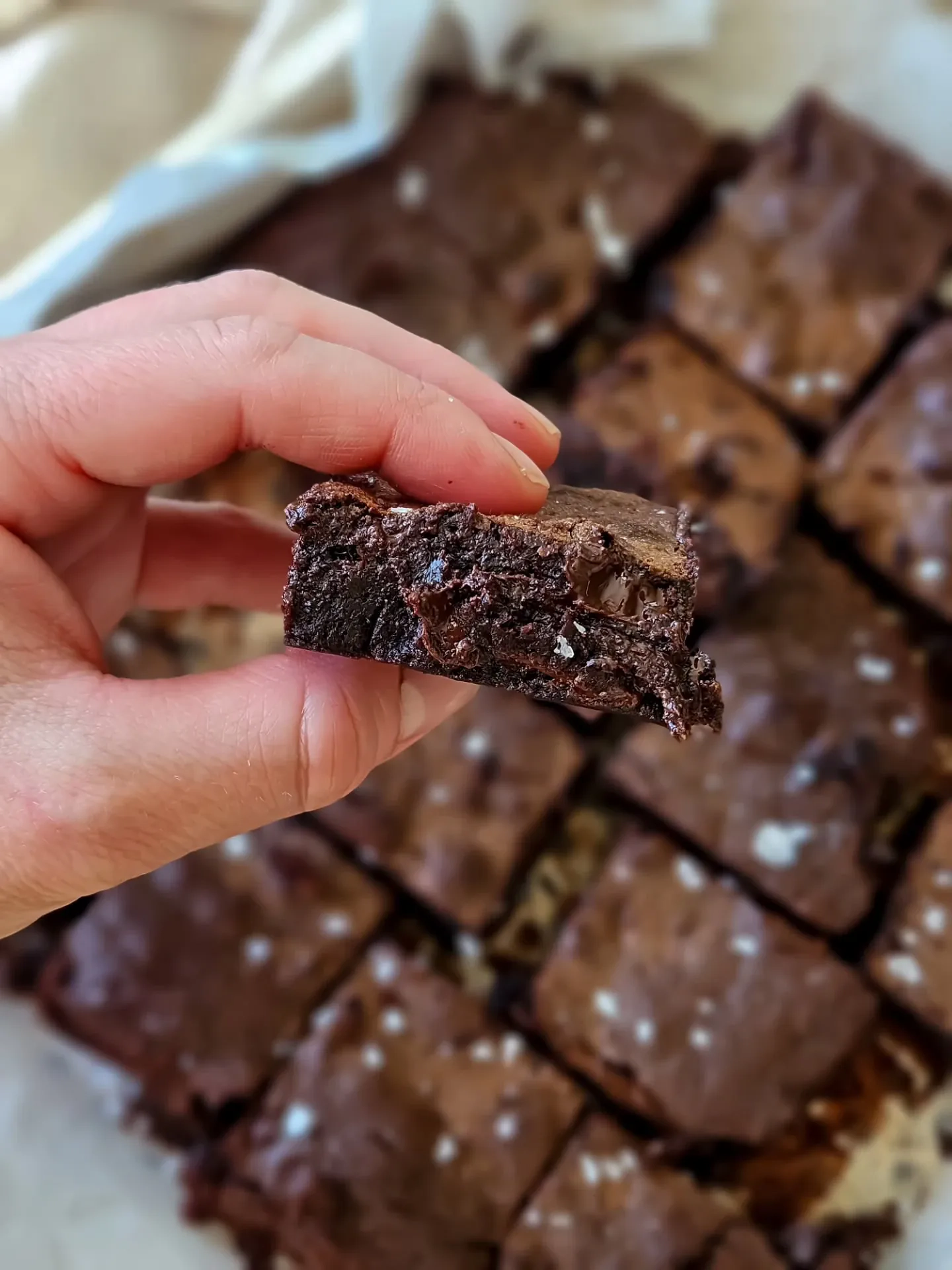 Najlepsze wilgotne brownie z kawałkami czekolady