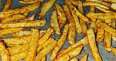 Frytki z selera z airfryera – chrupiące, złociste i lekkie frytki warzywne bez oleju