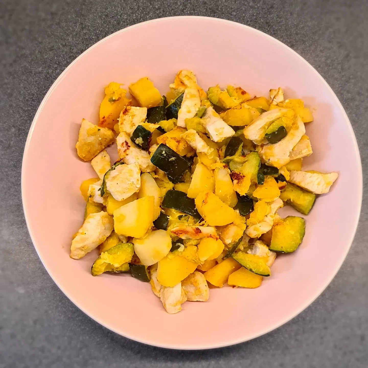 Vistas sautējums ar kartupeļiem un cukini – veselīgs ģimenes pusdienu ēdiens