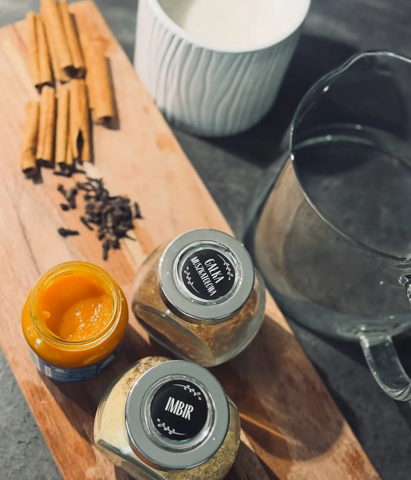 Domowy syrop Pumpkin Spice do kawy – słodki, korzenny i rozgrzewający smak jesieni ☕🎃