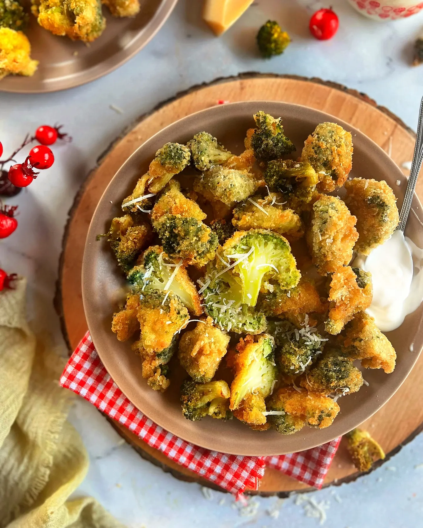 Brokuły z frytkownicy beztłuszczowej w panierce z parmezanu i bułki tartej