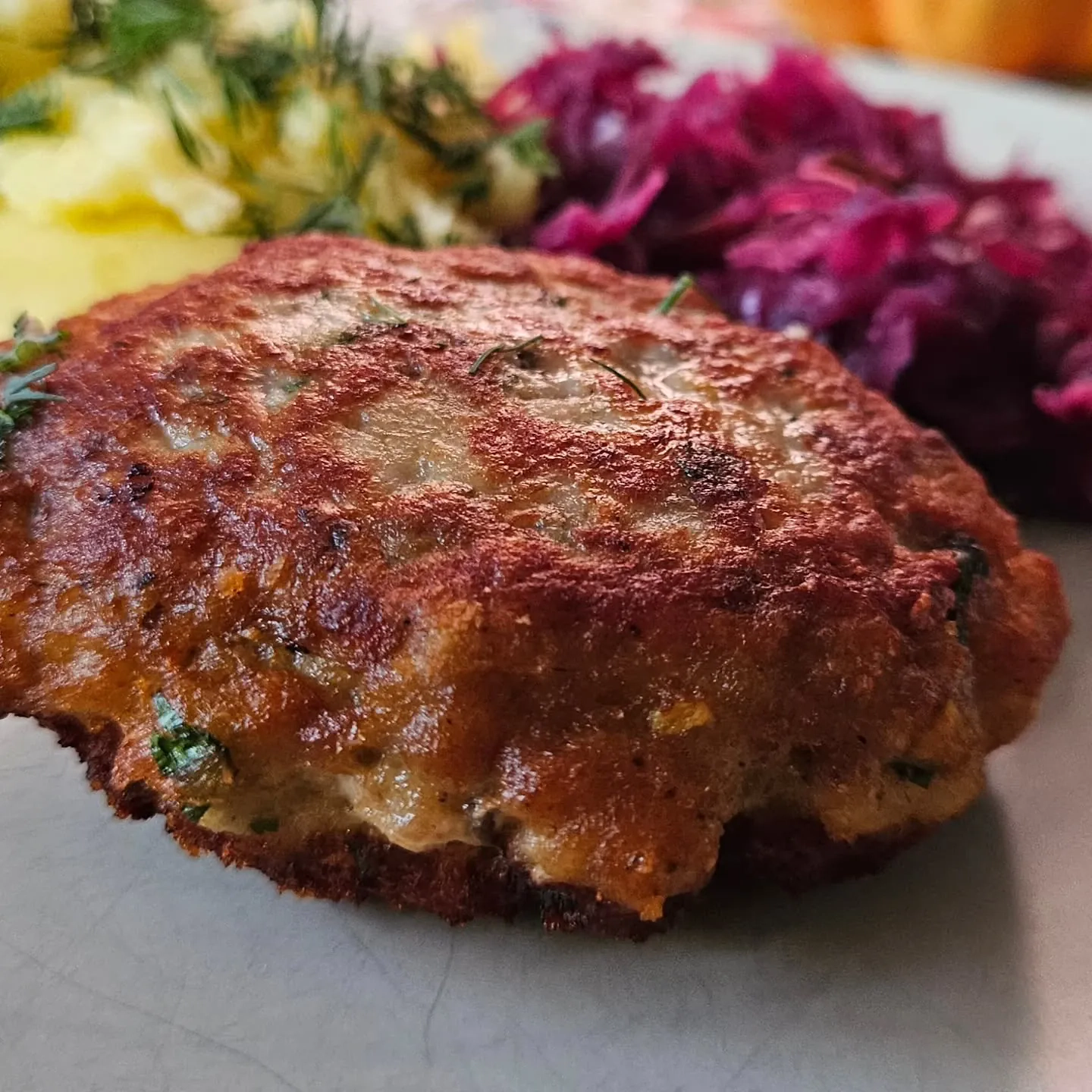 Domowe kotlety mielone z pieczarkami i natką pietruszki