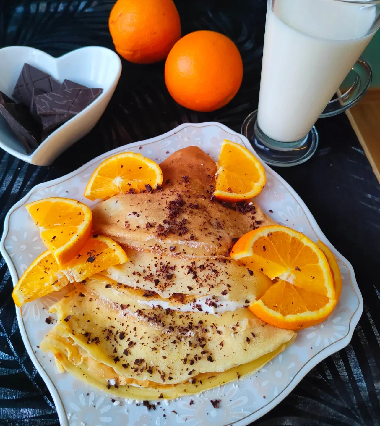 Naleśniki z serem, czekoladą i pomarańczami