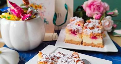 Sernik na kruchym cieście z malinami i borówkami