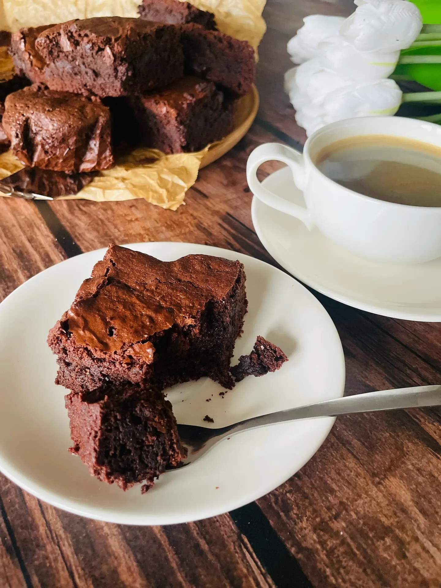 Najlepsze domowe brownie czekoladowe z chrupiącą skorupką