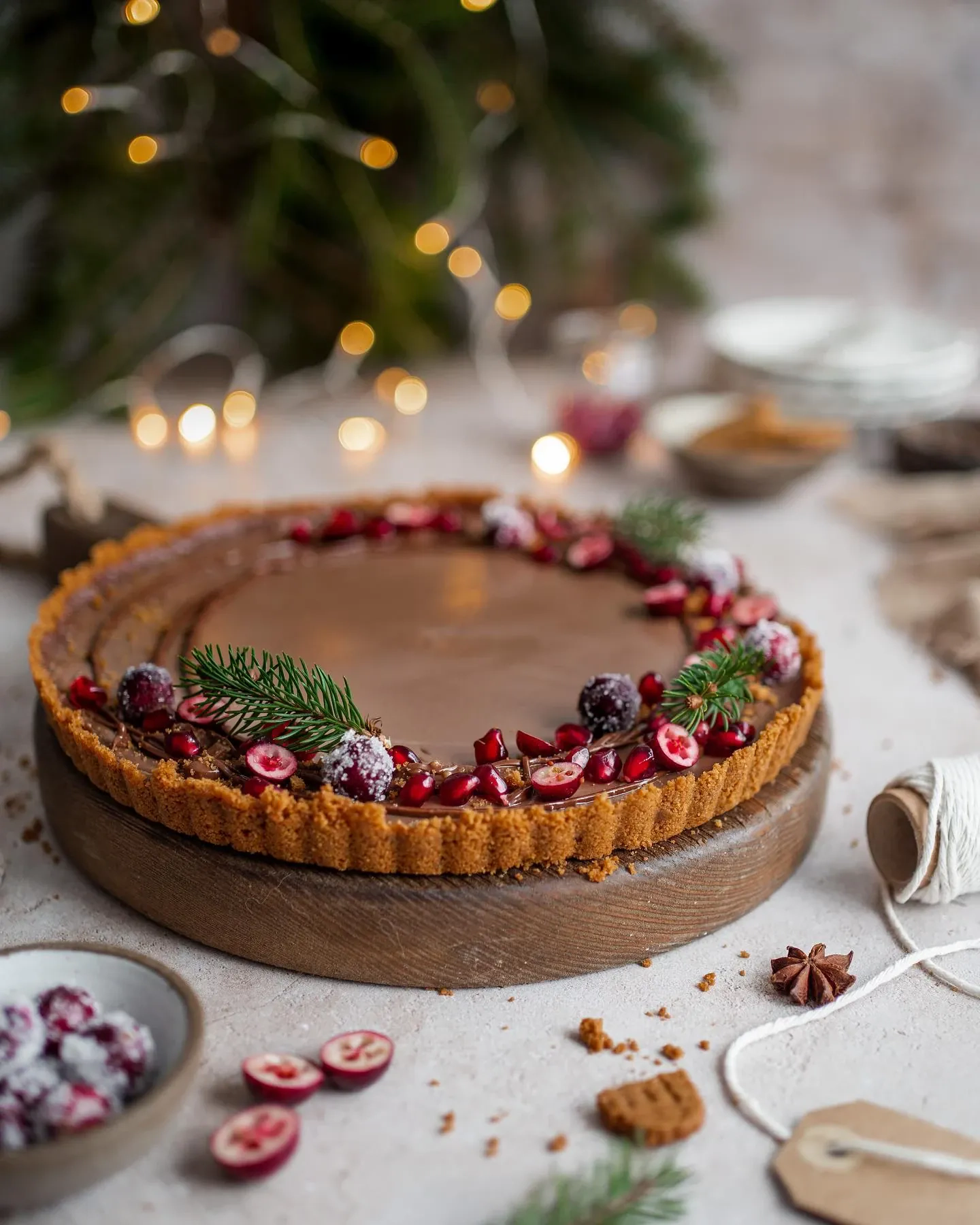 Tarta czekoladowa z korzennym spodem i mleczkiem kokosowym