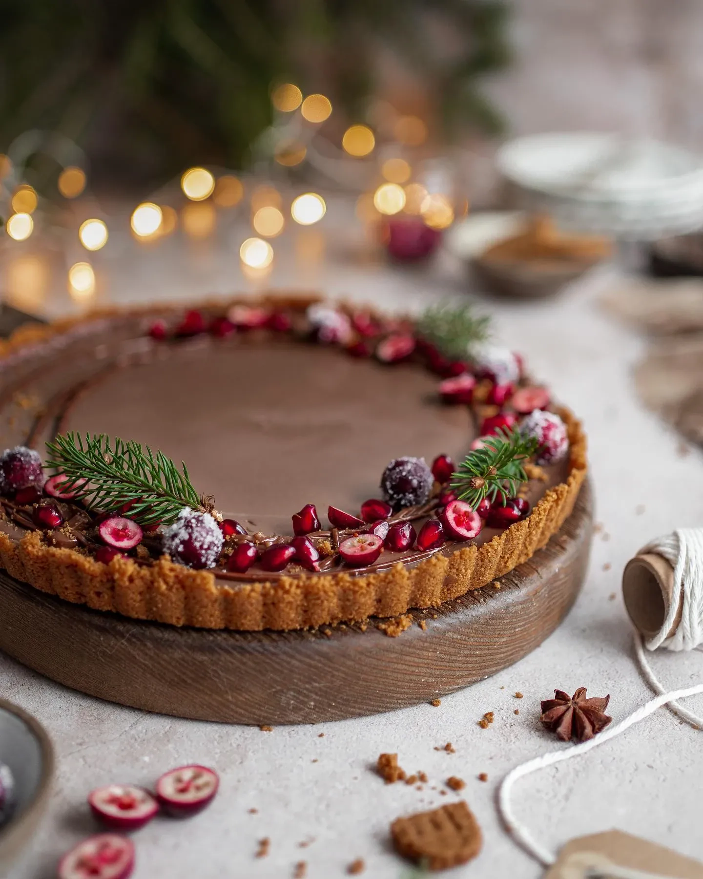 Tarta czekoladowa z korzennym spodem i mleczkiem kokosowym
