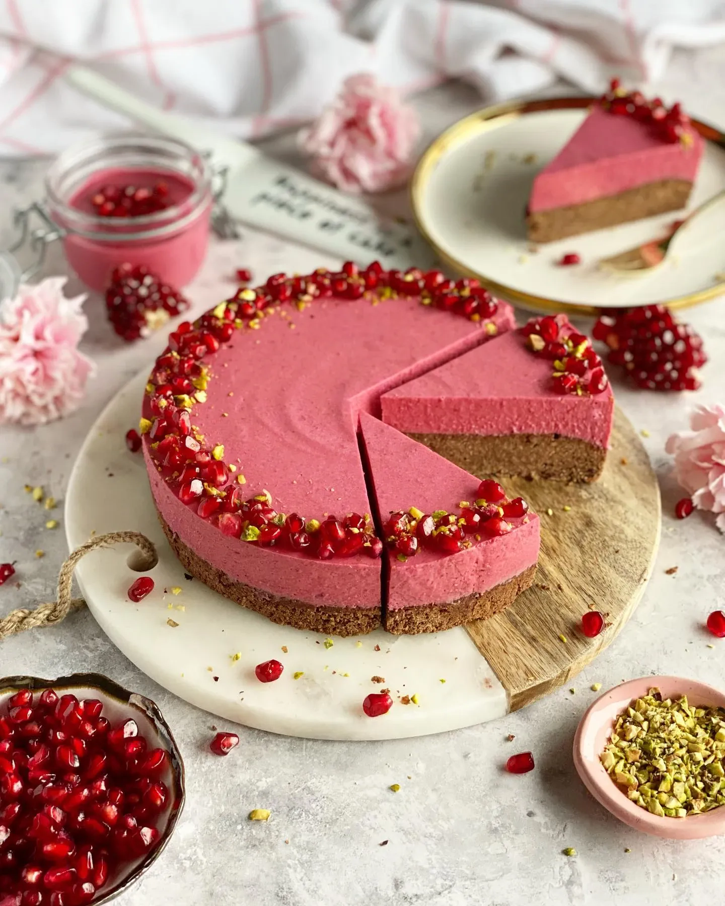 Brownie z musem wiśniowym bez glutenu, mleka i cukru