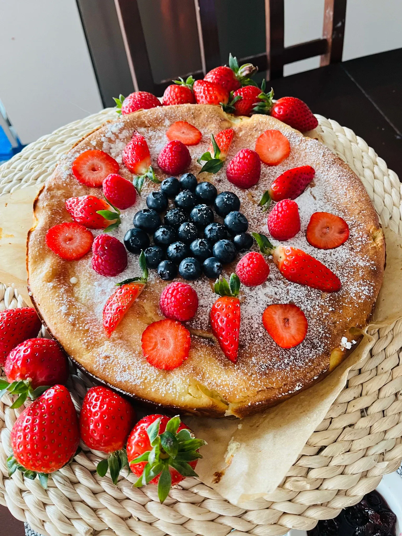 Varškės ir ryžių apkepas su braškėmis