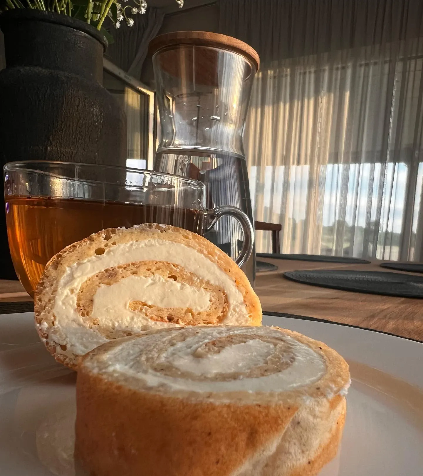 Legendinis Kuršėnų vyniotinis su kondensuotu pienu ir plombyro skonio desertine varške